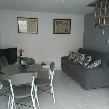 Charmant Petit Logement Bayeux Exterior photo